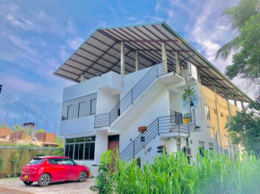 Ceylon Lodge - Airport Transit Hostel